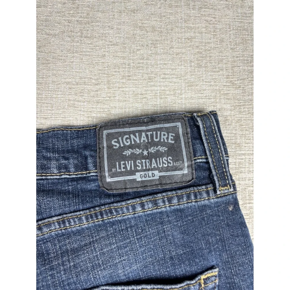 Signature Levi Strauss Men's 36x29 Gold Label Regular Taper Blue Dark Wash Jeans